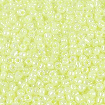 8/0 Glass Seed Beads SEED-US0003-3mm-152-1